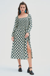 Braunes langes Kleid mit Sternen